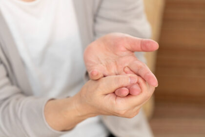 手首・指が痛い原因と治し方｜腱鞘炎・ばね指・手根管症候群を医師が解説｜和歌山市の整形外科・ほんだ整形外科