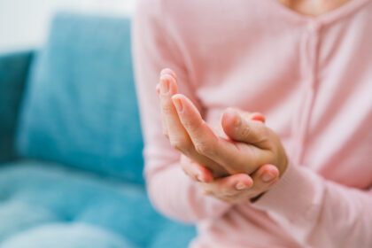 手や足がジンジン・ビリビリする原因は？整形外科で診る手足のしびれ｜「ほんだ整形外科」中松江駅徒歩5分